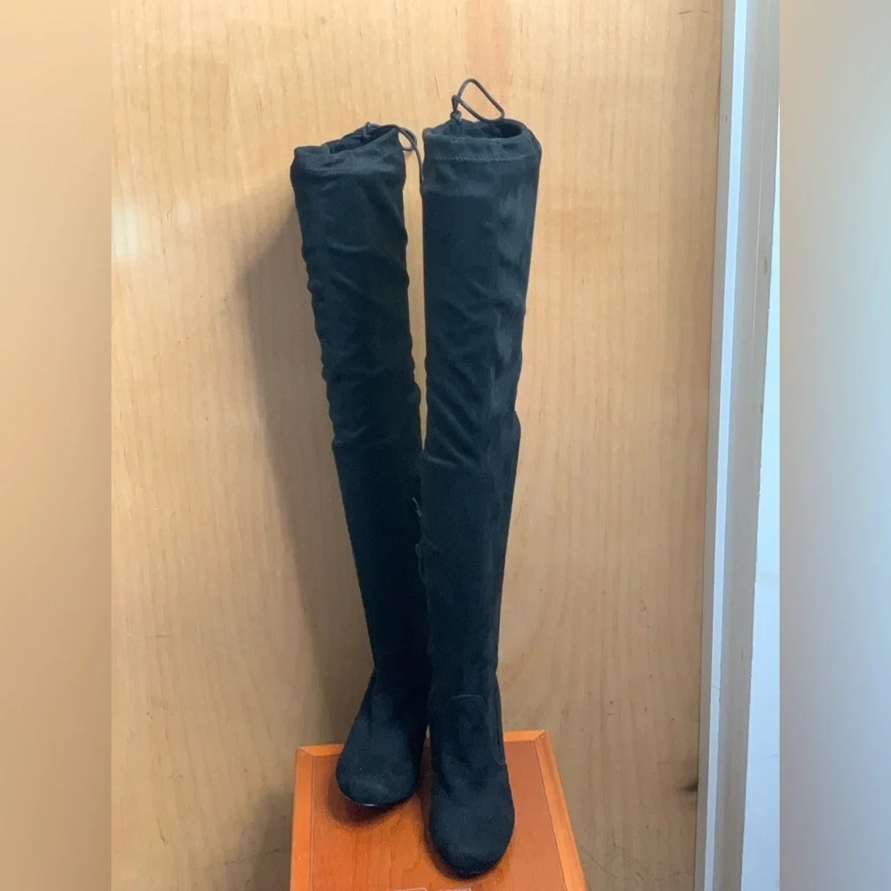 Lulus Black Over-the-Knee Women's Suede Boots.     Size-7.5  Glam Bombshell